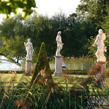 דירה Marstall Im Schlosspark ריינסברג